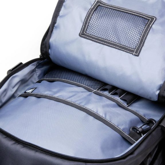 Dicota D31008 Universal 15.6" laptop hátizsák, vízlepergető anyag, 30L, fekete