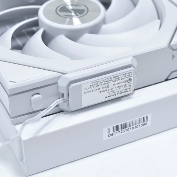 Lian Li GA II LCD 280 TL Wireless fehér all in one CPU vízhűtés LCD kijelzővel
