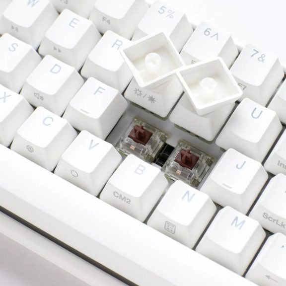 Ducky One 3 Mini RGB mechanikus billentyűzet fehér színben, magyar kiosztással