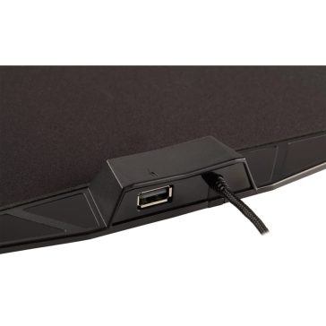Corsair MM800 RGB POLARIS Cloth Edition gamer egérpad 15 zónás RGB világítással és beépített USB pass-through porttal.
