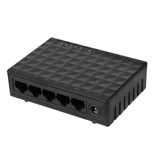 5-portos Gigabit Ethernet switch fekete színben, hálózati adapterrel